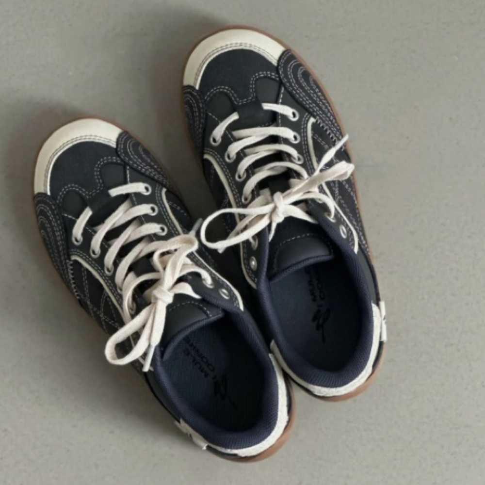 Women's Casual Lace-Up Sneakers